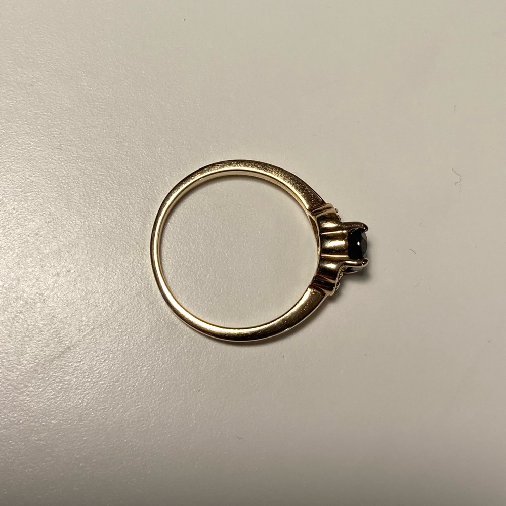 VINTAGE SOLID GOLD DIAMOND RING - Picture 3 of 5